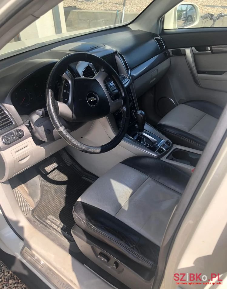 2011' Chevrolet Captiva 2.2 D Ltz photo #5