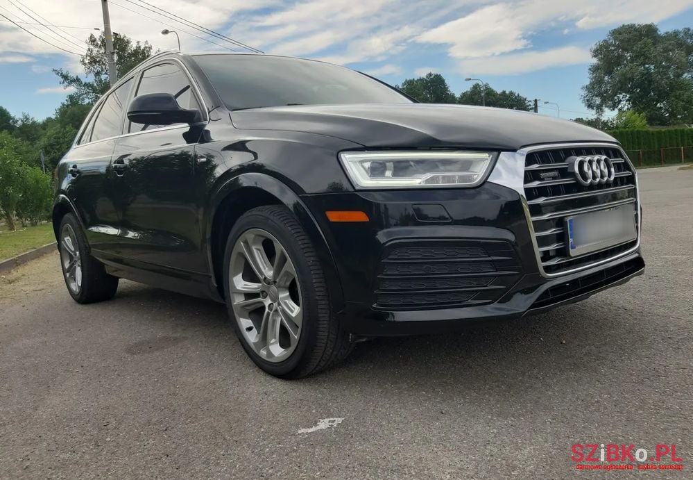 2016' Audi Q3 S Tronic photo #3