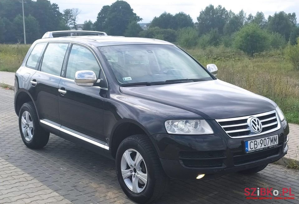 2005' Volkswagen Touareg photo #1