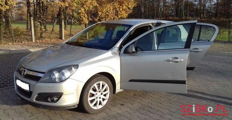 2004' Opel Astra photo #1