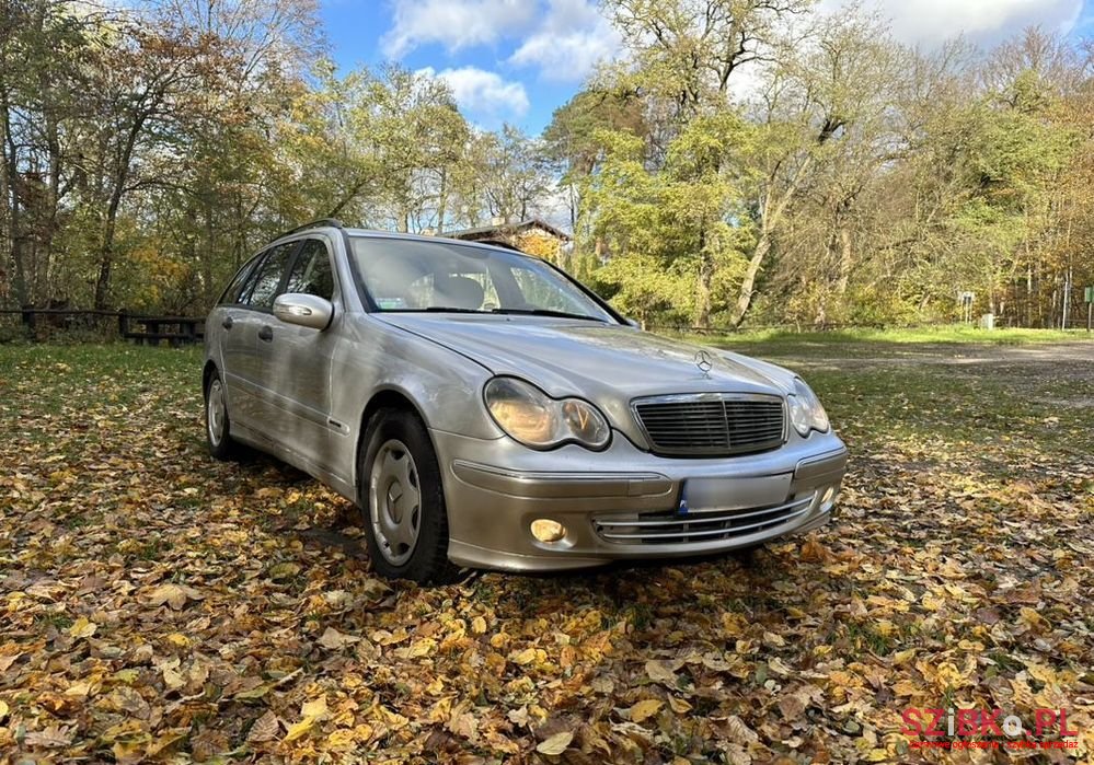 2005' Mercedes-Benz C-Class photo #2