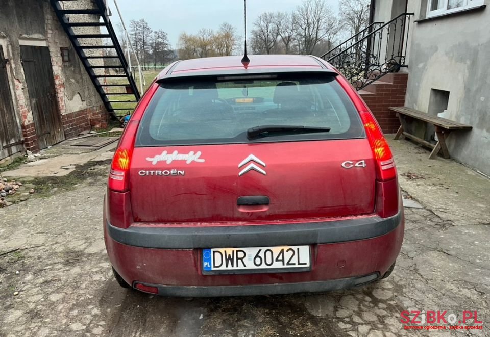 2008' Citroen C4 photo #2