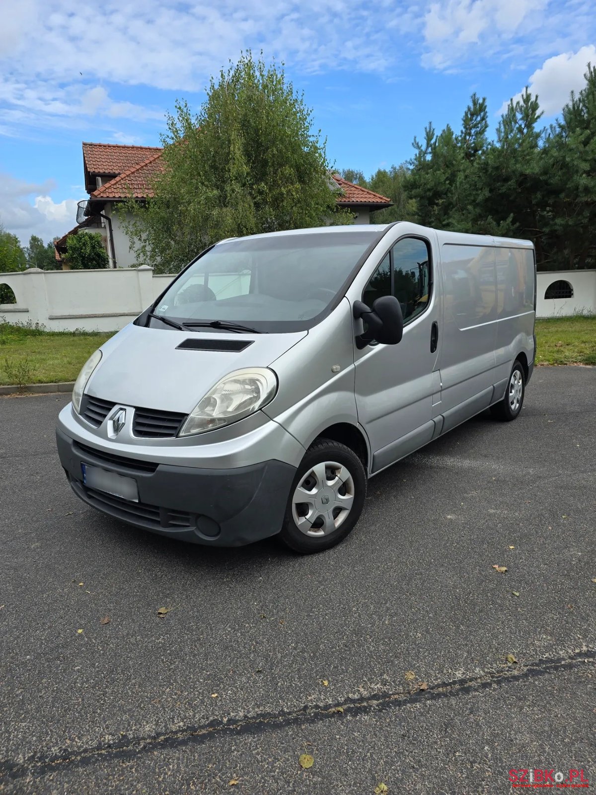 2011' Renault photo #1