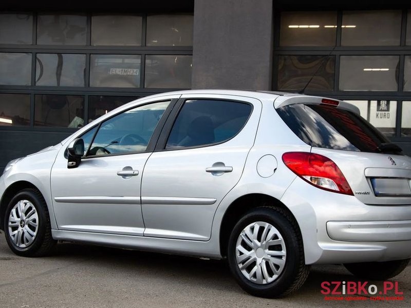 2011' Peugeot 207 1.6 Active photo #4