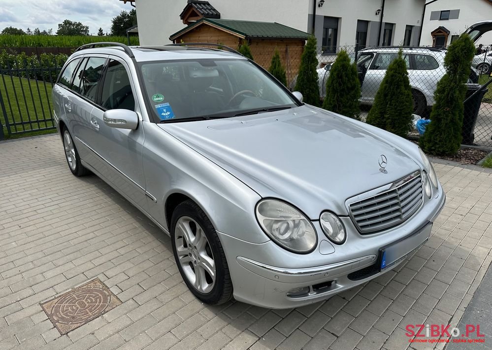 2005' Mercedes-Benz E-Class 280 T photo #1