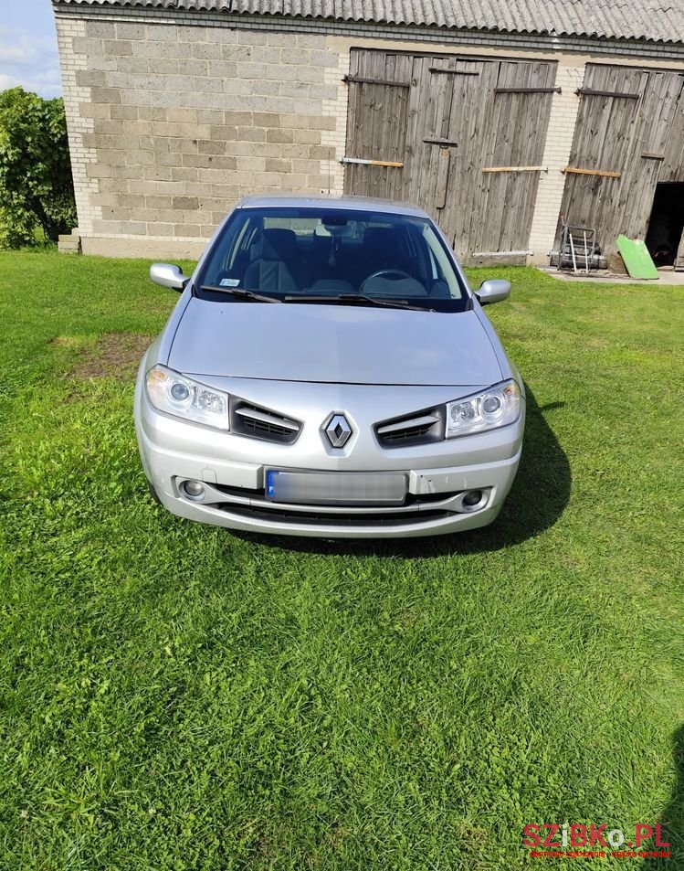 2008' Renault Megane photo #1
