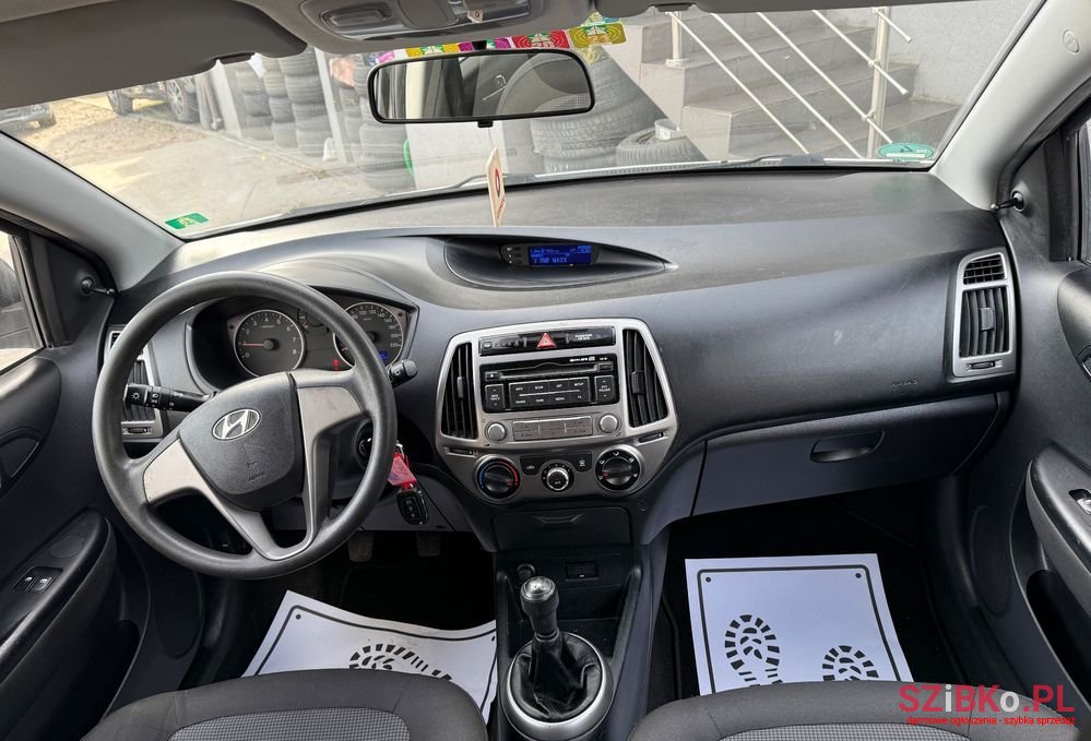 2014' Hyundai i20 1.25 Style photo #5