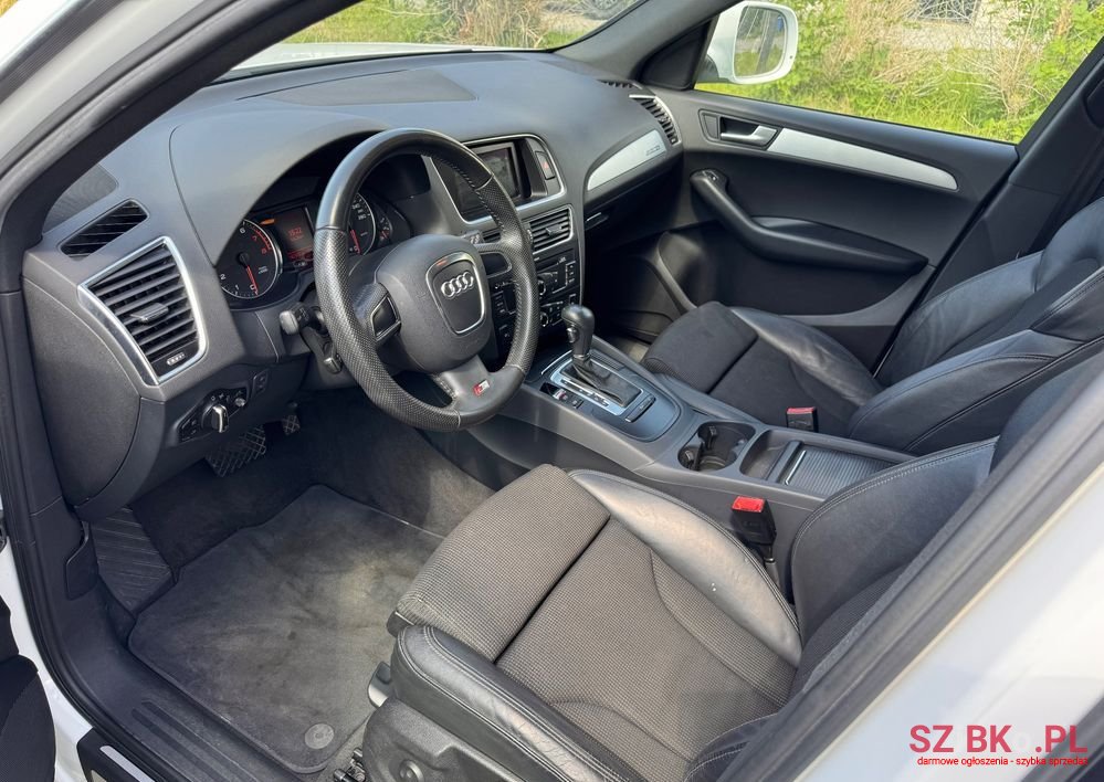 2010' Audi Q5 photo #6