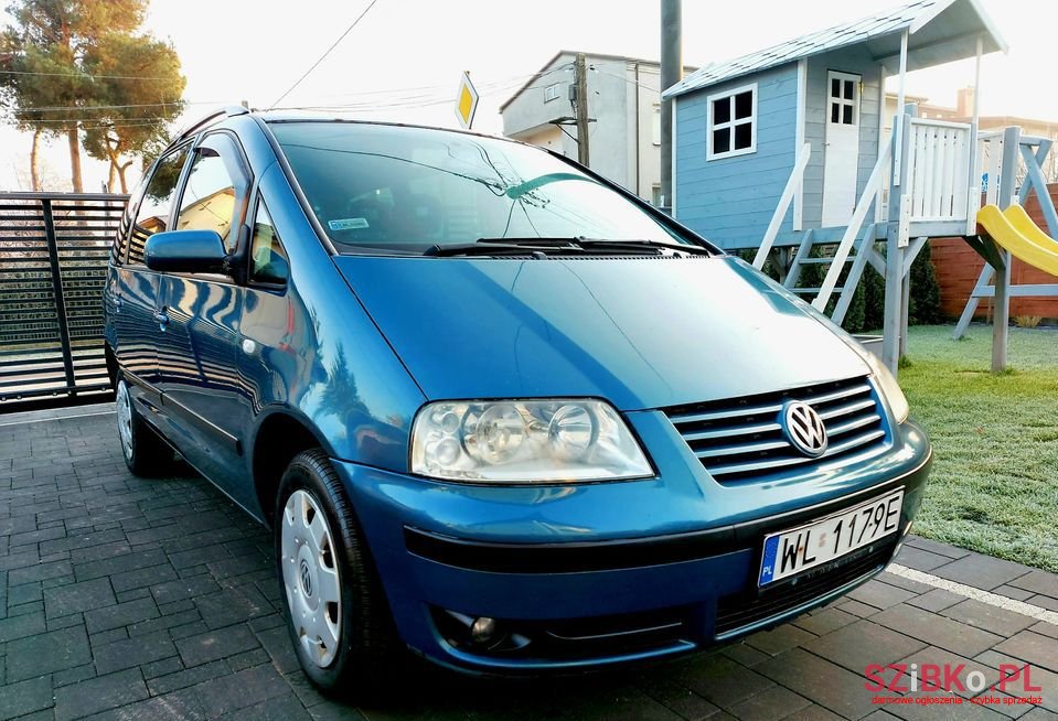 2002' Volkswagen Sharan photo #1