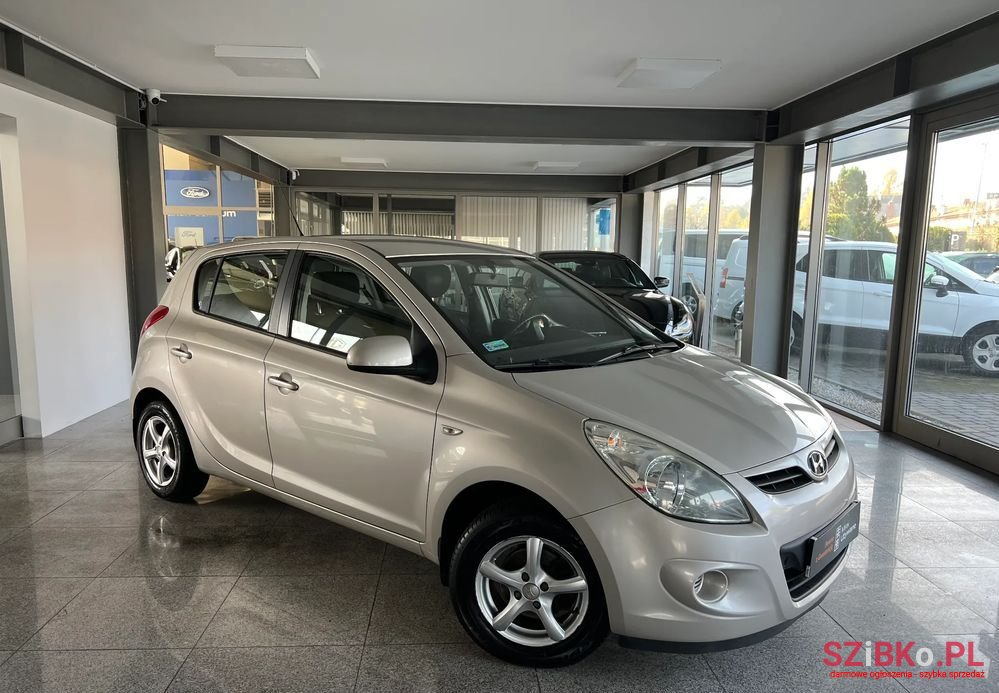 2009' Hyundai i20 photo #1