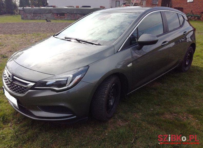 2016' Opel Astra photo #1