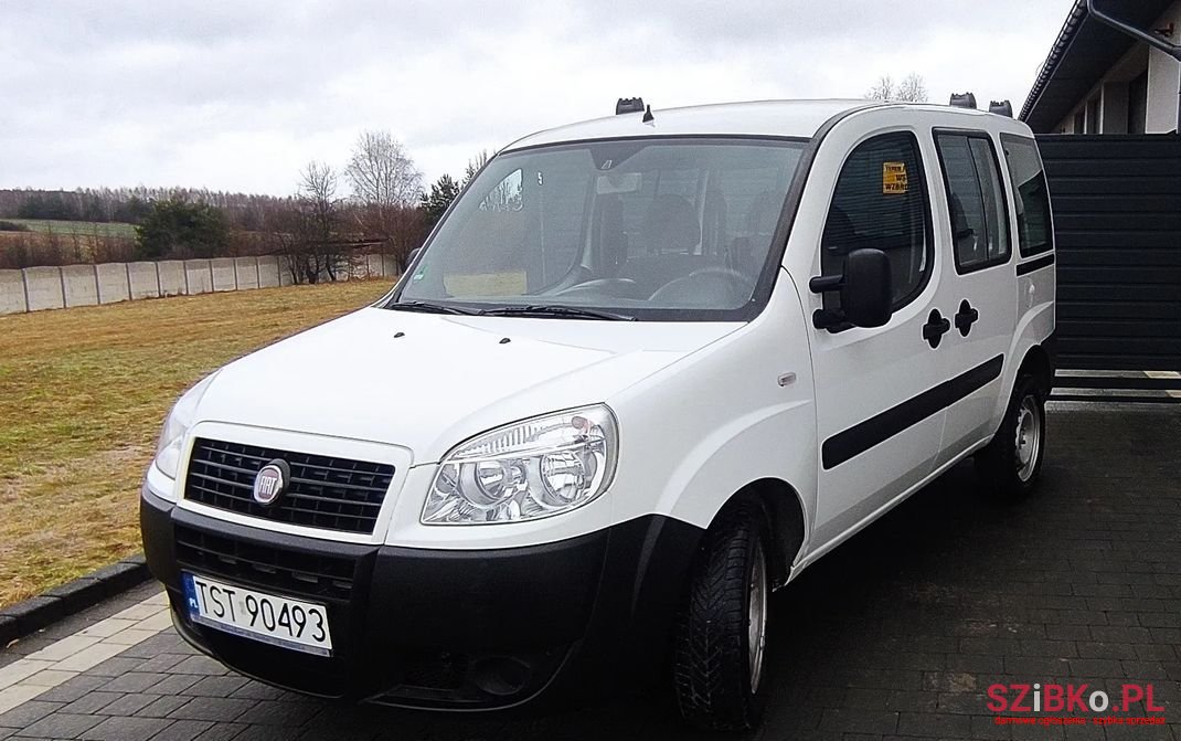 2009' Fiat Doblo photo #1