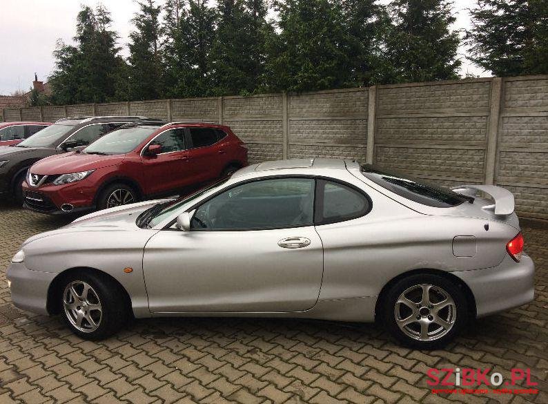 2001' Hyundai Coupe photo #4