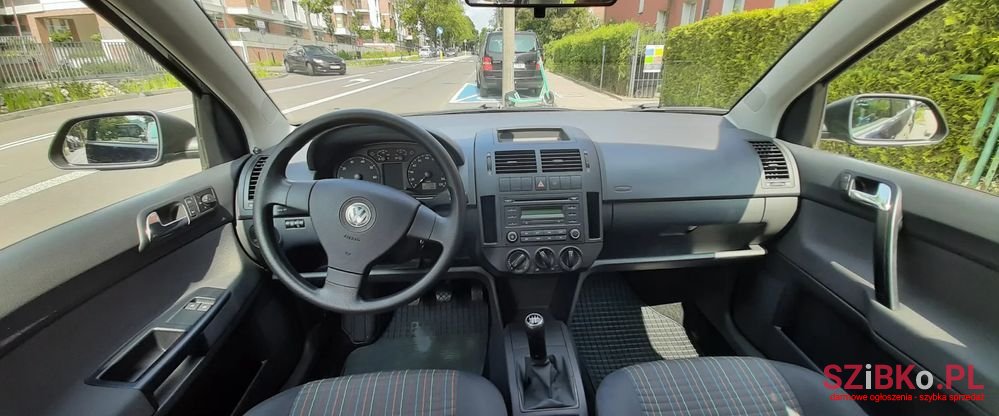 2008' Volkswagen Polo photo #6