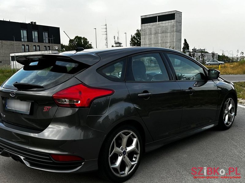 2016' Ford Focus 2.0 Ecoboost St photo #5