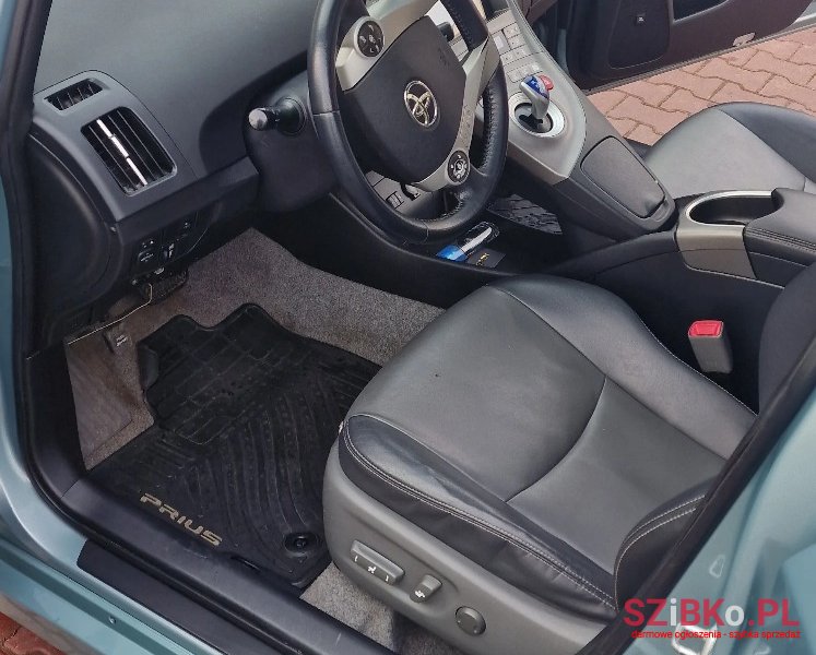 2012' Toyota Prius photo #4