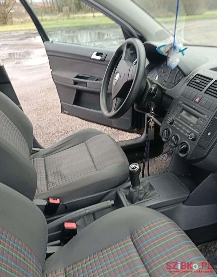 2007' Volkswagen Polo photo #6