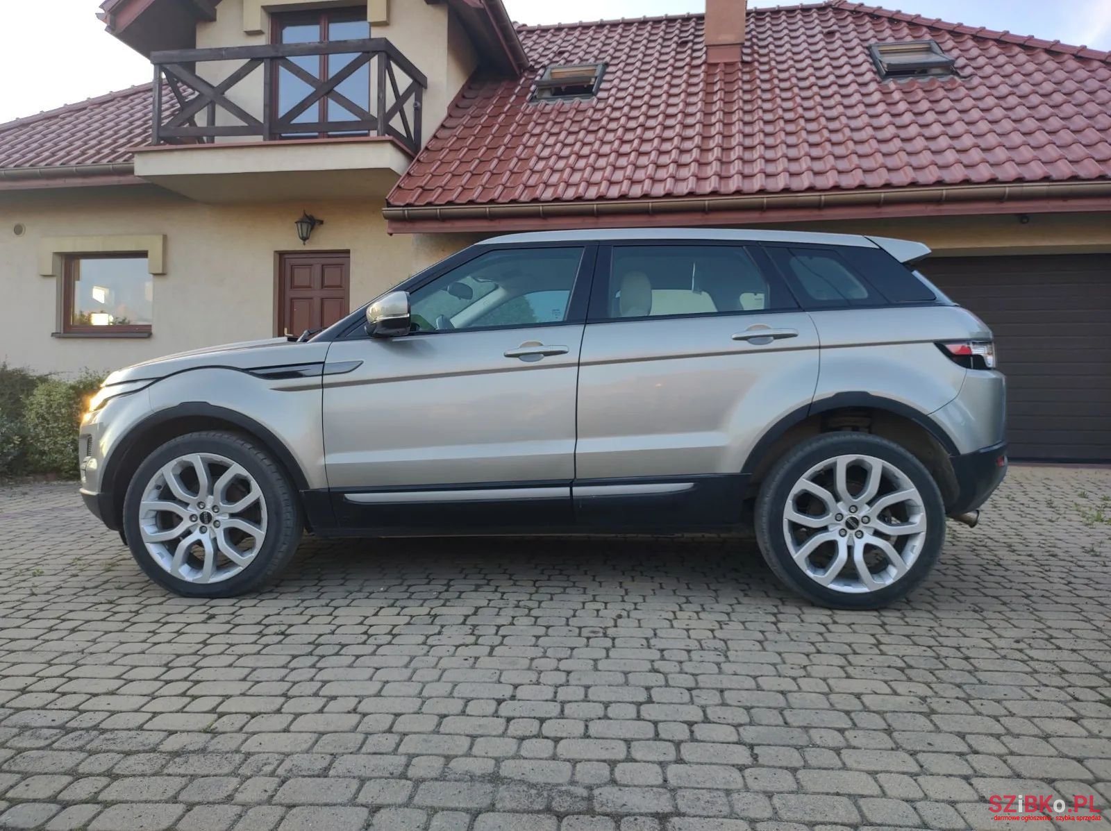 2012' Land Rover Range Rover Evoque photo #2