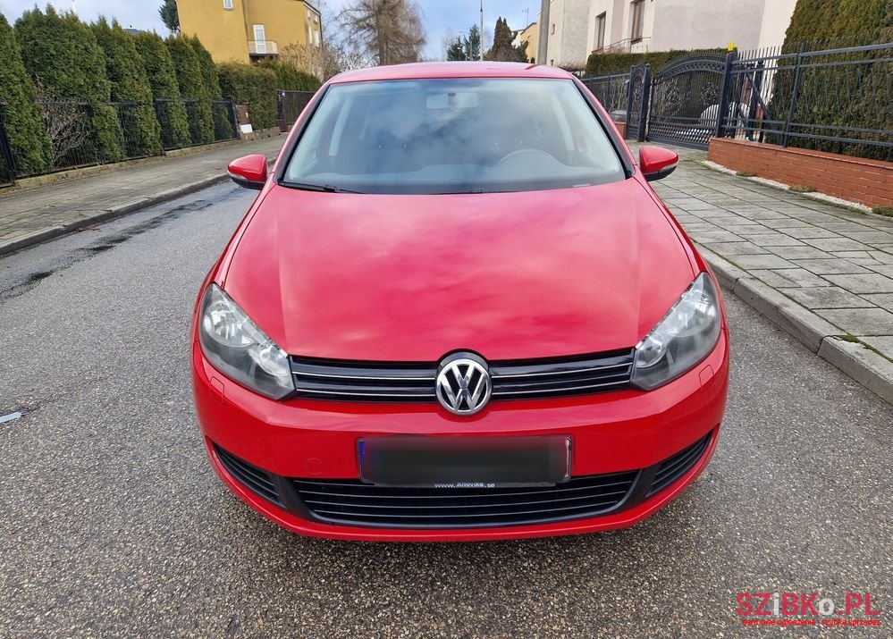 2010' Volkswagen Golf photo #1