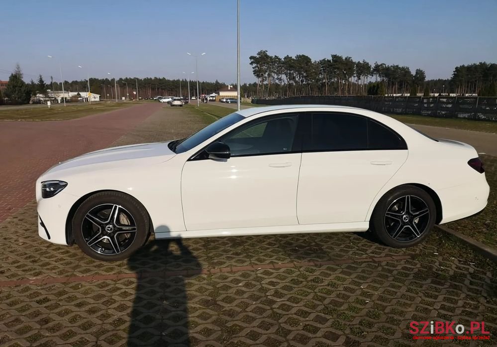 2022' Mercedes-Benz E-Class 220 D 4-Matic Amg photo #5