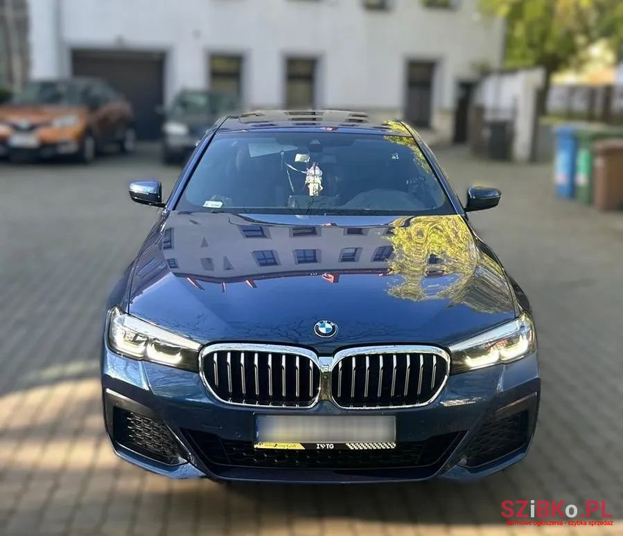 2020' BMW 5 Series 520D photo #1
