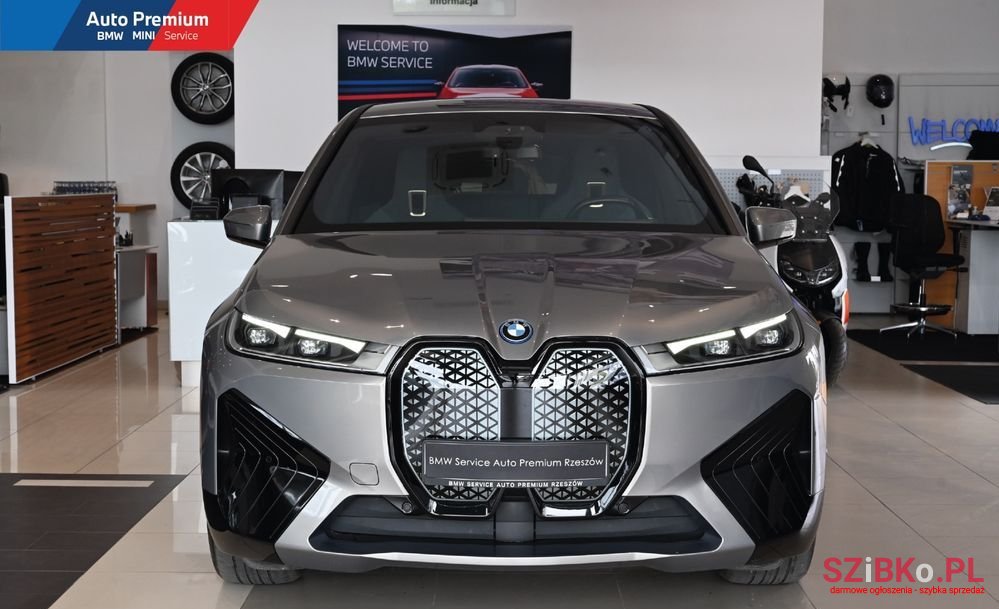 2023' BMW iX Xdrive40 photo #2