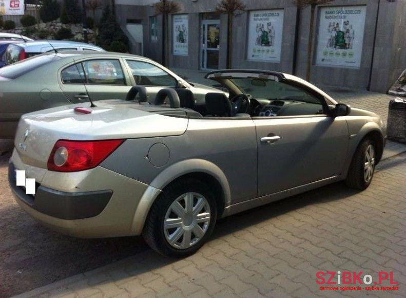 2004' Renault Megane photo #2