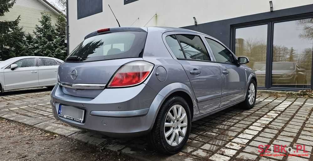 2005' Opel Astra photo #4