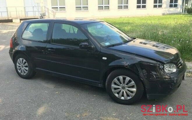 2003' Volkswagen Golf photo #5