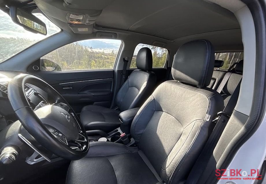 2016' Mitsubishi ASX photo #4