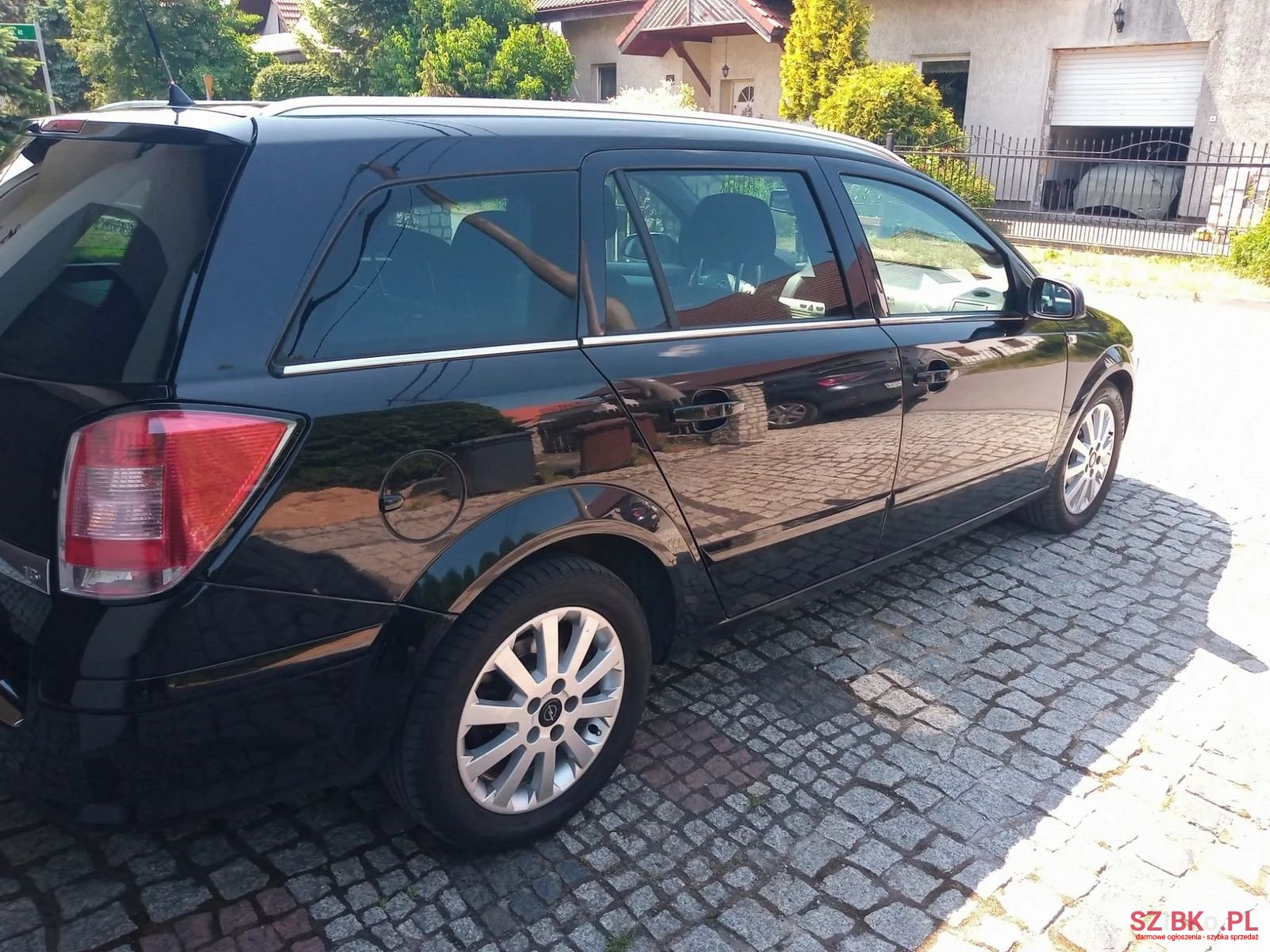 2008' Opel Astra photo #5