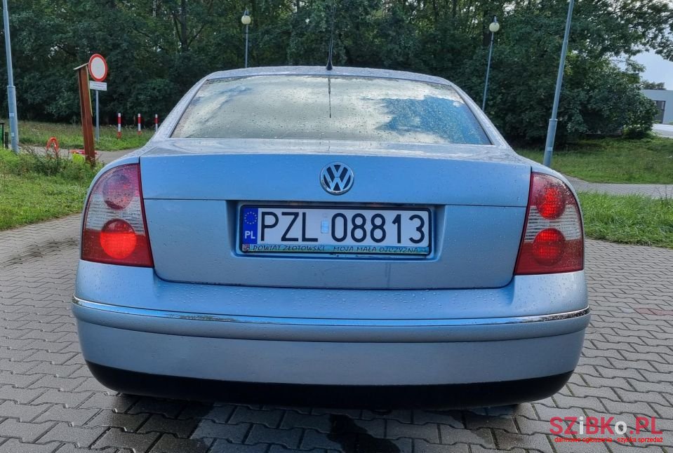 2002' Volkswagen Passat photo #6