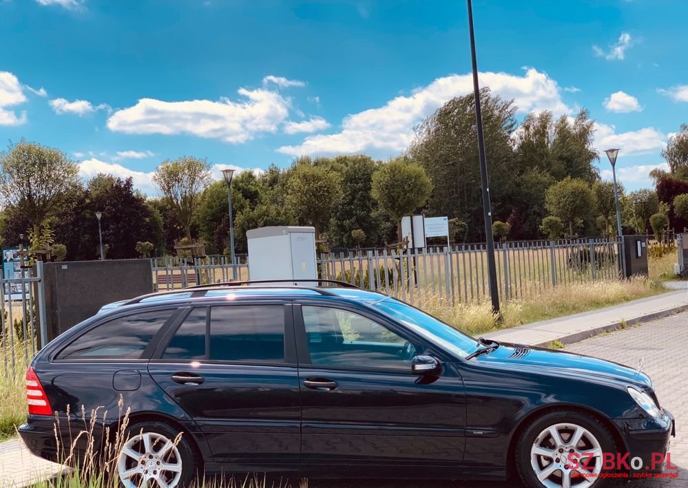 2004' Mercedes-Benz C-Class 180 T photo #4