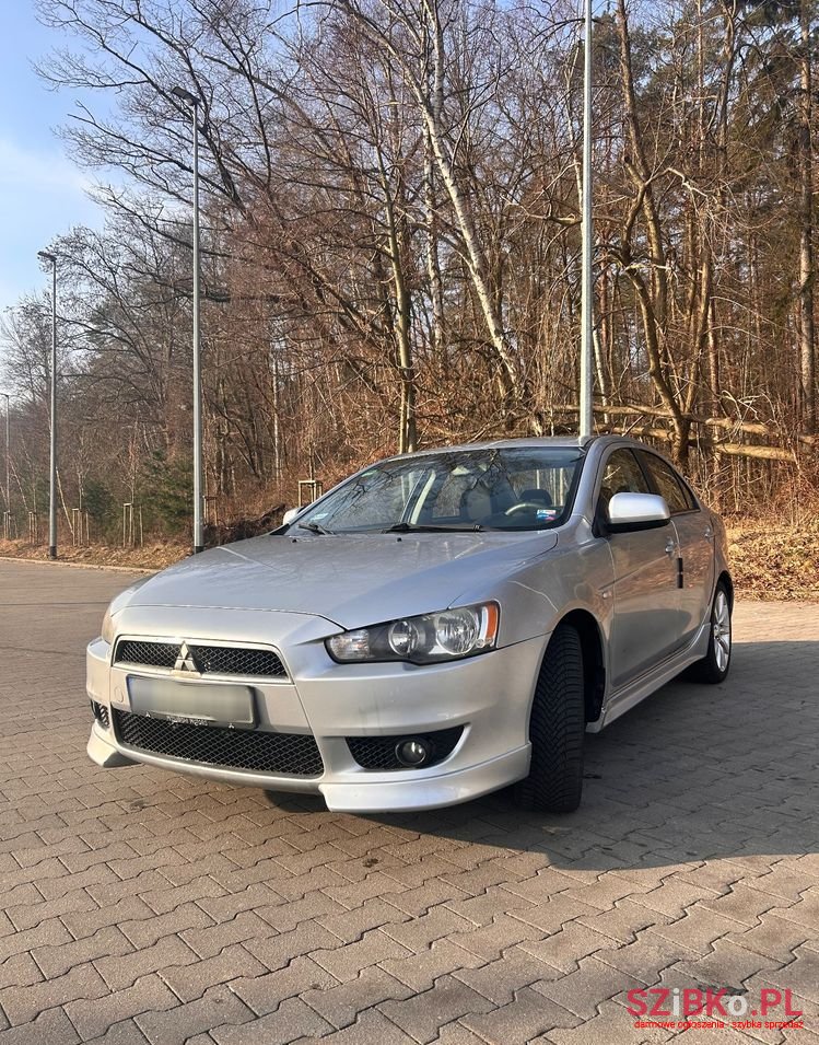 2010' Mitsubishi Lancer 1.8 Intense Cvt photo #3