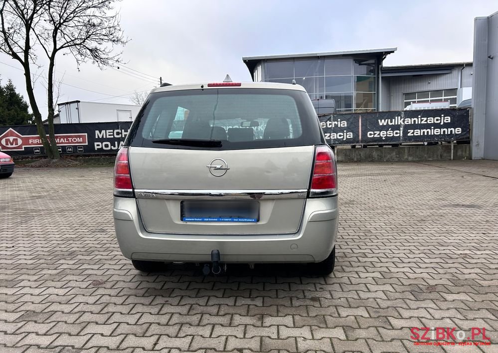 2006' Opel Zafira 1.8 Family Plus photo #3