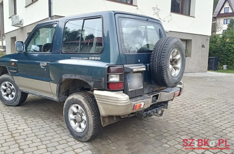 2000' Mitsubishi Pajero photo #3