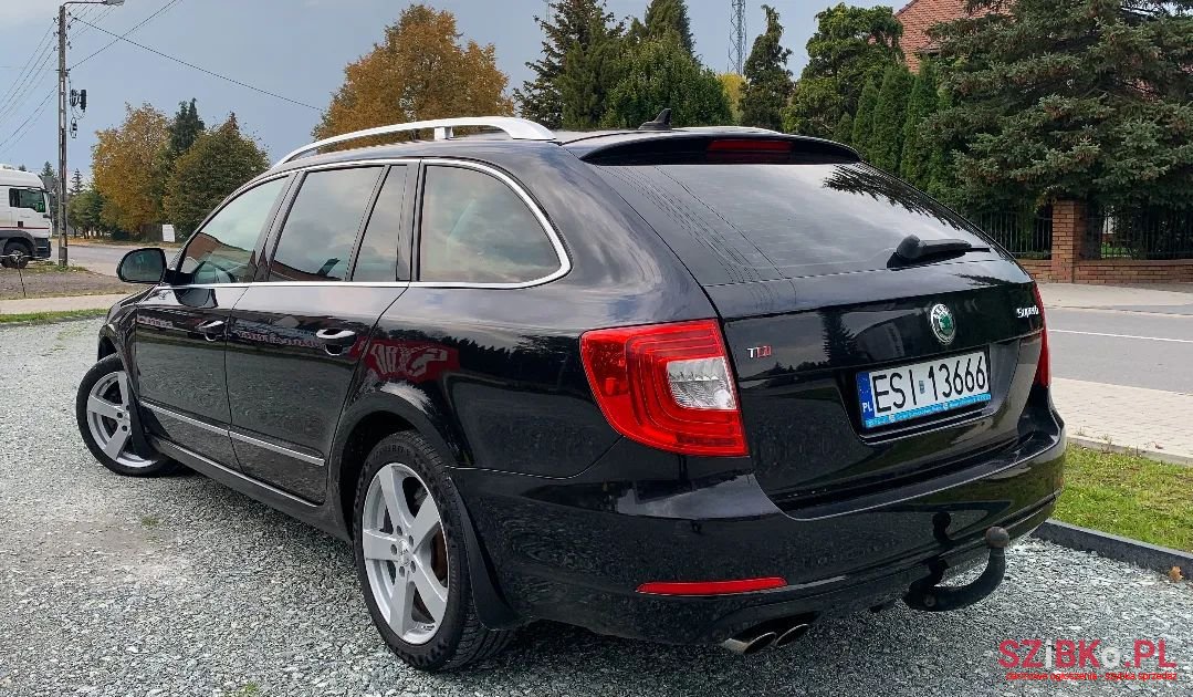 2012' Skoda Superb photo #2