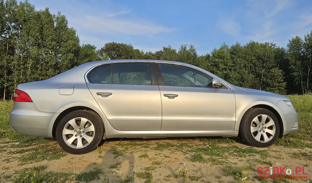 2013' Skoda Superb 2.0 Tdi Ambition photo #5