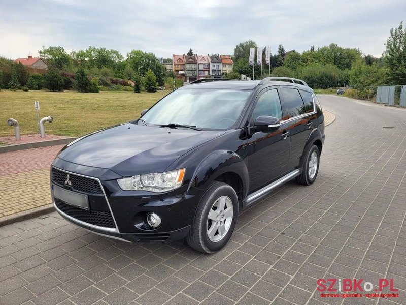 2012' Mitsubishi Outlander 2.0 Intense + 2Wd Cvt photo #2