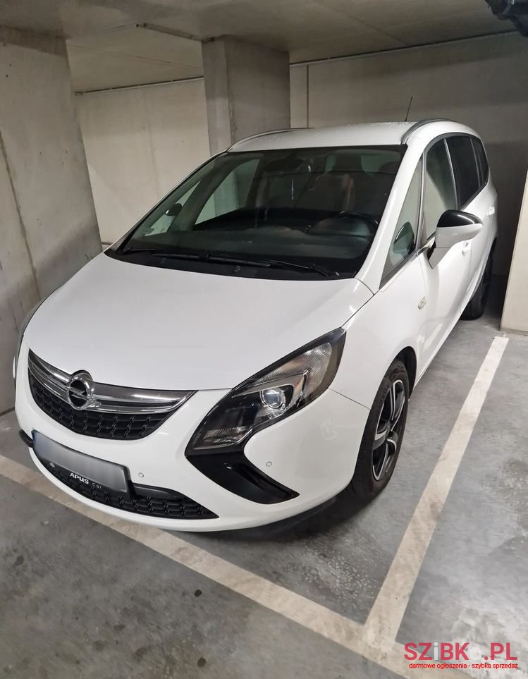 2012' Opel Zafira photo #4