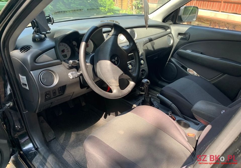 2007' Mitsubishi Outlander photo #3