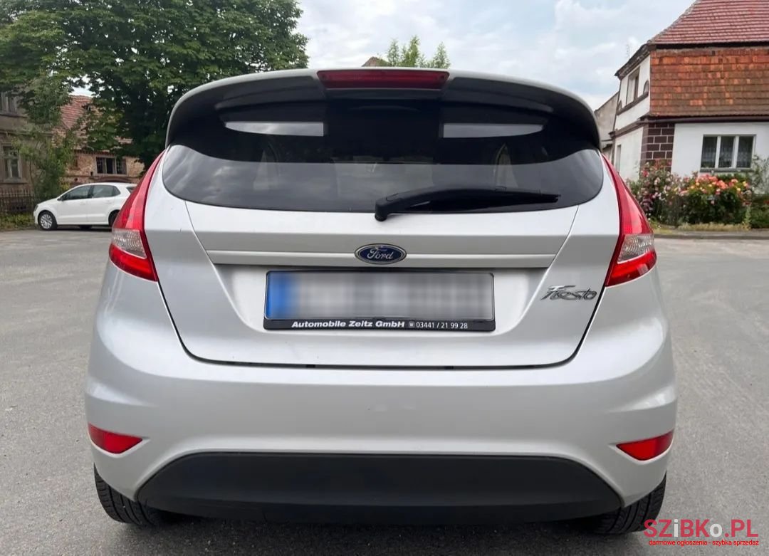 2009' Ford Fiesta photo #5