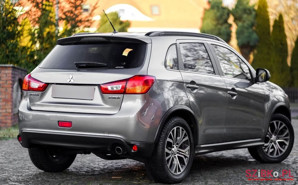 2015' Mitsubishi ASX photo #6