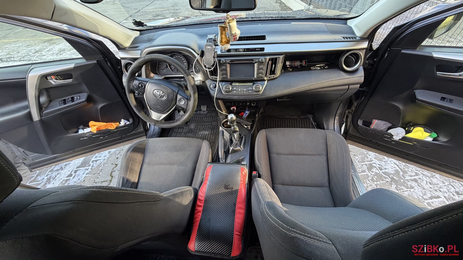 2015' Toyota RAV4 Premium photo #5