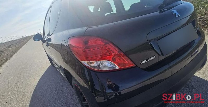 2010' Peugeot 207 1.4 16V Trendy photo #4