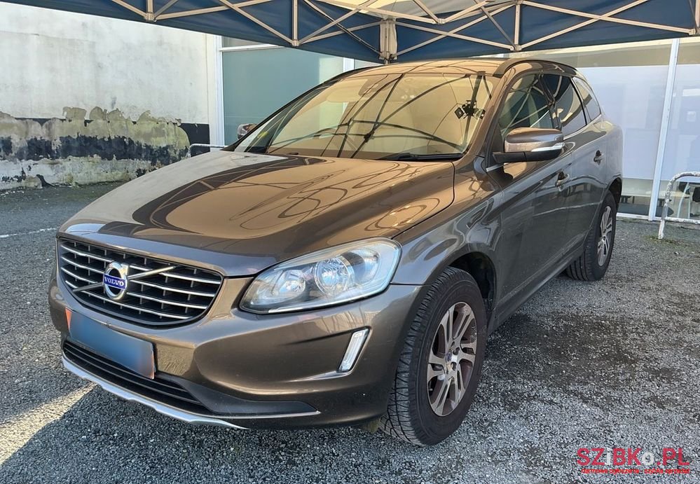 2015' Volvo Xc 60 D4 Momentum photo #1