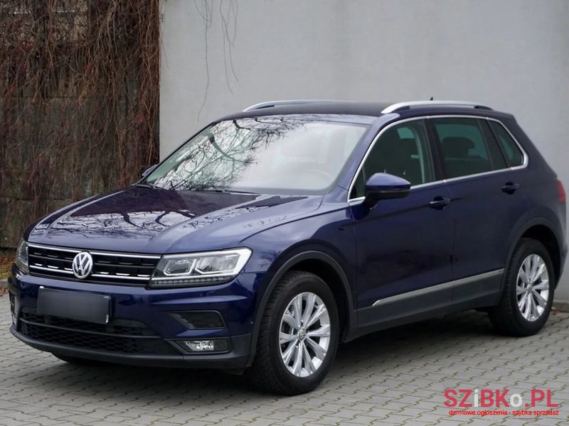 2019' Volkswagen Tiguan photo #3