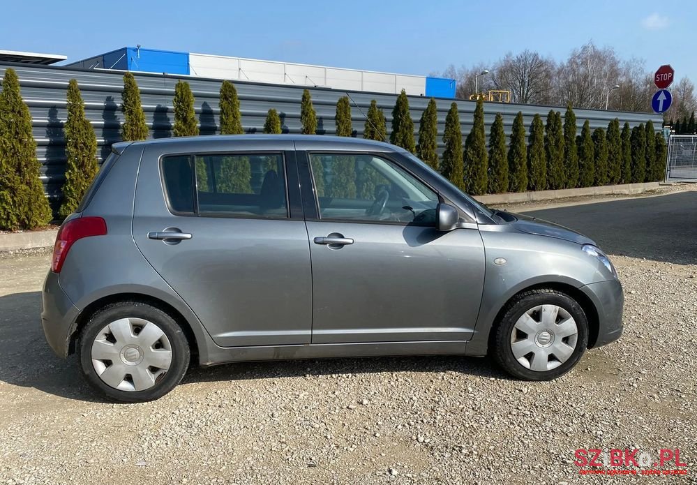 2007' Suzuki Swift photo #4