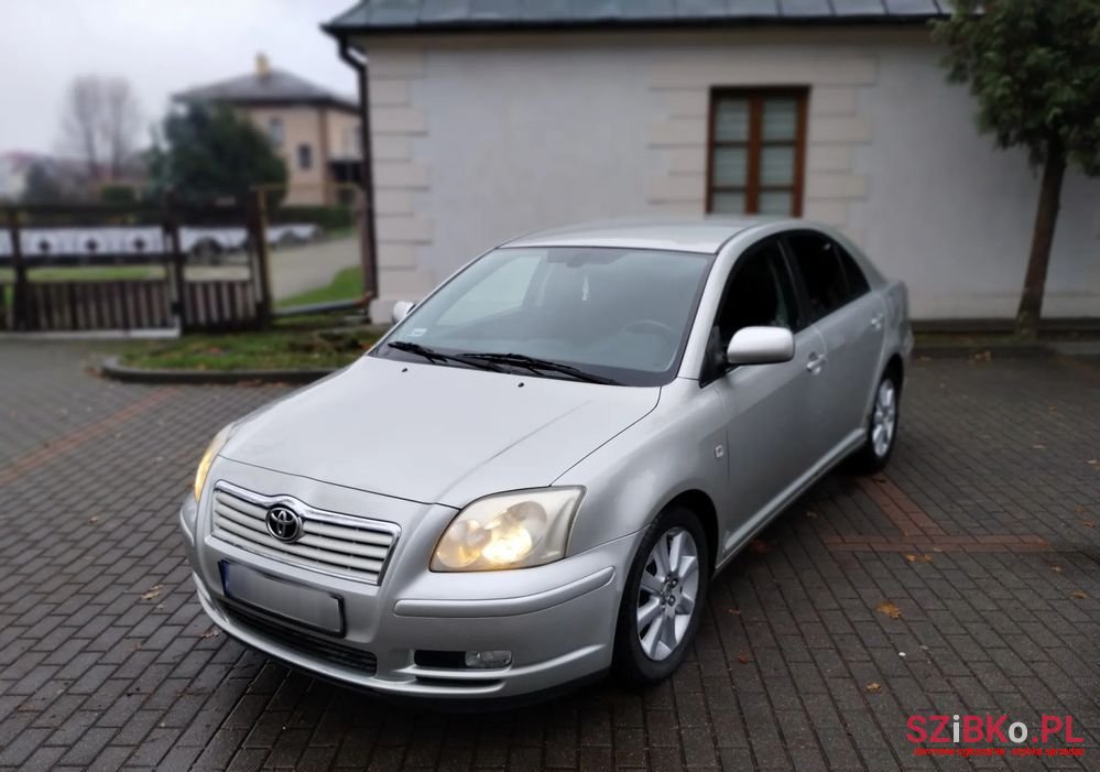 2005' Toyota Avensis photo #5