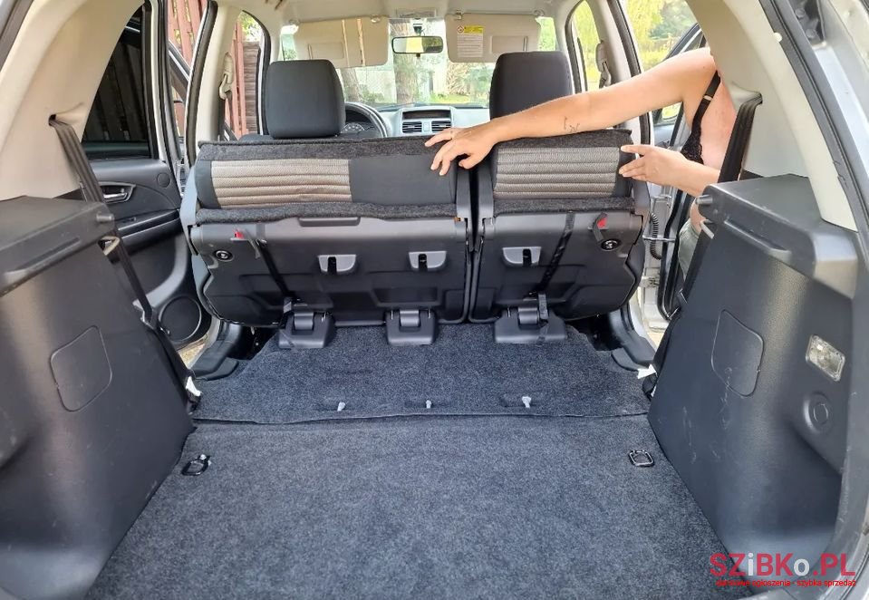 2009' Fiat Sedici photo #6